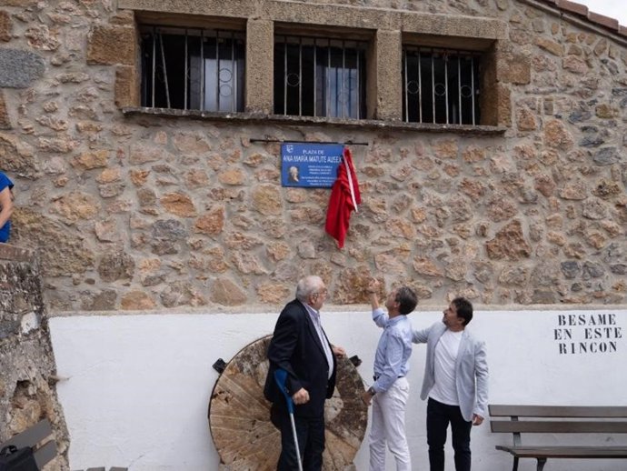 Mansilla de la Sierra rinde un sentido homenaje a Ana María Matute en el centenario de su nacimiento