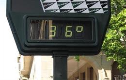 Archivo - Termómetro de 36º en imagen de archivo