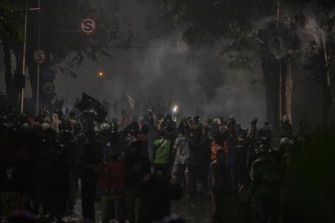 August 29, 2025, Central Jakarta, Jakarta, Indonesia: Jakarta, Indonesia, 29 August 2025 : Riots in Kwitang, Jakarta, Indonesia in front of Brigade Mobile Police HQ. Riots occured in Jakarta, Indonesia and many other region because of the controversial In