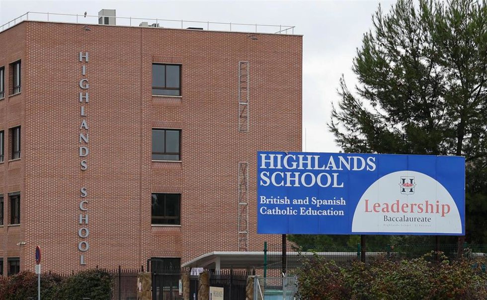 Archivo - Fachada Exterior del Colegio de La Moraleja: Highland El Encinar, a 11 de marzo de 2025, en Madrid (España).