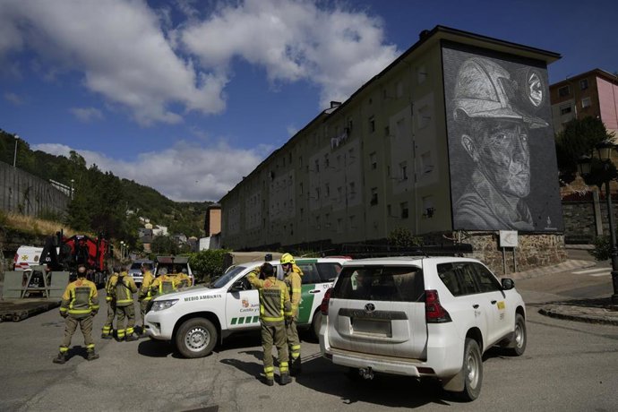 Bomberos forestales en Tremor de Arriba.