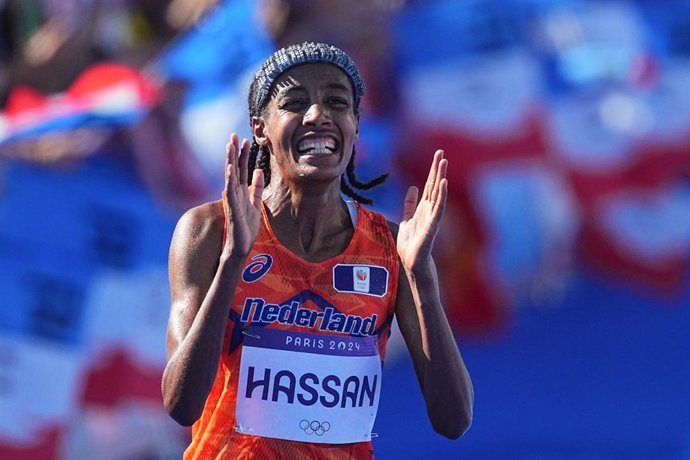 Archivo - 11 August 2024, France, Paris: Netherlands' Sifan Hassan reacts after crossing the finish in first place at the women's marathon of the athletics event during the Paris 2024 Olympic Games. Photo: Michael Kappeler/dpa