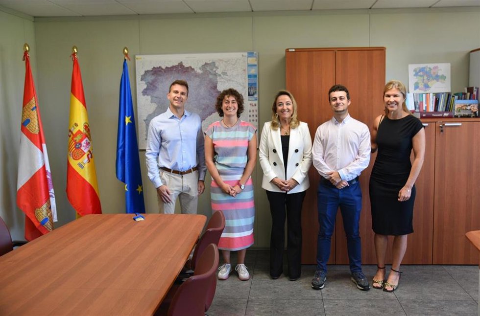 Reunión con los nuevos becarios