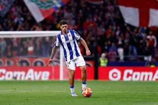 Archivo - Javi Lopez of Real Sociedad in action during the Spanish League, LaLiga EA Sports, football match played between Atletico de Madrid and Real Sociedad at Riyadh Air Metropolitano stadium on May 10, 2025, in Madrid, Spain.