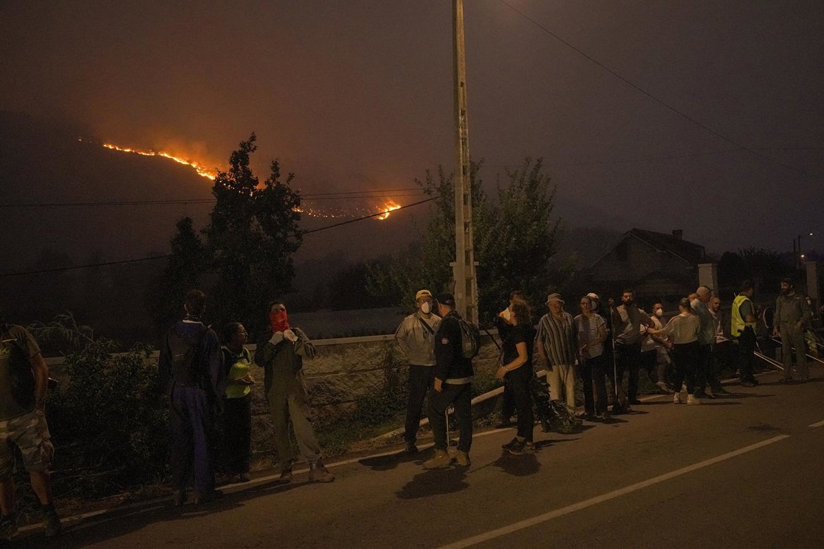 Extinguidos los mayores incendios de la historia de Galicia tras arrasar más de 78.500 hectáreas en Ourense