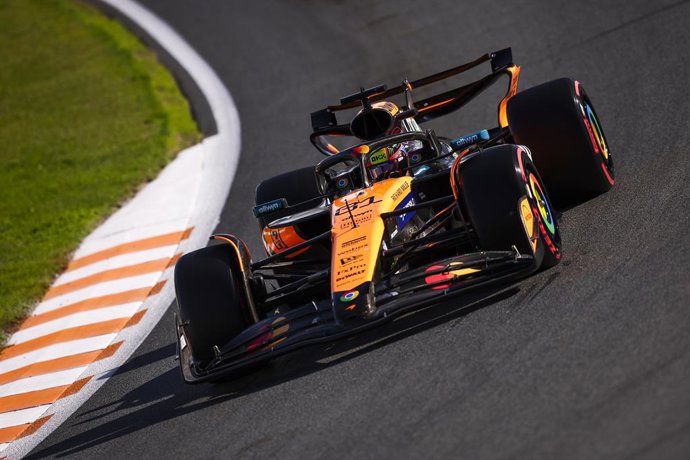 81 PIASTRI Oscar (aus), McLaren F1 Team MCL39, em ação durante o Heineken Dutch Grand Prix de Fórmula 1 de 2025, 15ª etapa do Campeonato Mundial de Fórmula 1 da FIA de 2025, de 29 a 31 de agosto de 2025, no Circuito de Zandvoort, em Zandvoort, Holanda - F
