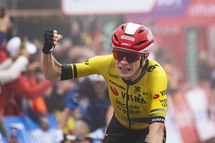 24 August 2025, Italy, Limone Piemonte: Denmark's Jonas Vingegaard celebrates as he crosses the finish line to win the second stage of the La Vuelta a Espana (Tour of Spain) cycling race, 159.5km from Alba to Limone Piemonte. Photo: Matteo Secci/ZUMA Pres