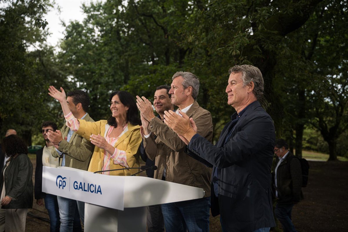 Feijóo inicia el curso político en Galicia pese al mal tiempo:  Hay citas a las que no se puede faltar 