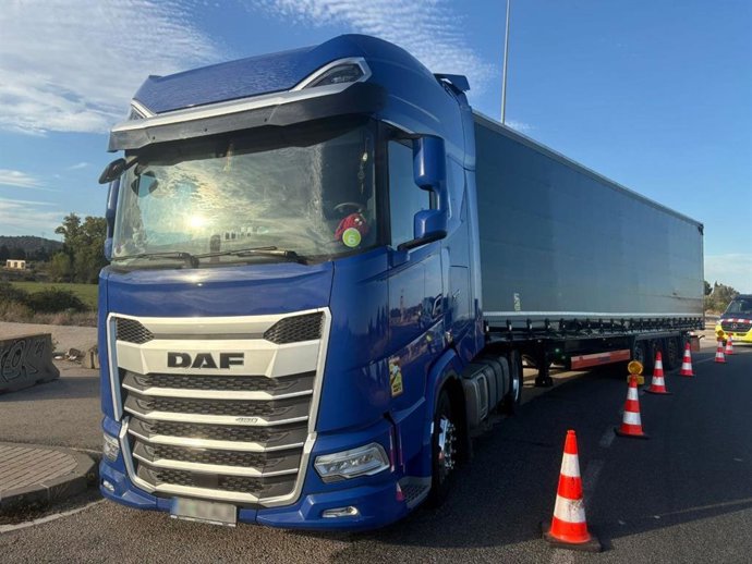 Camión que conducía el detenido