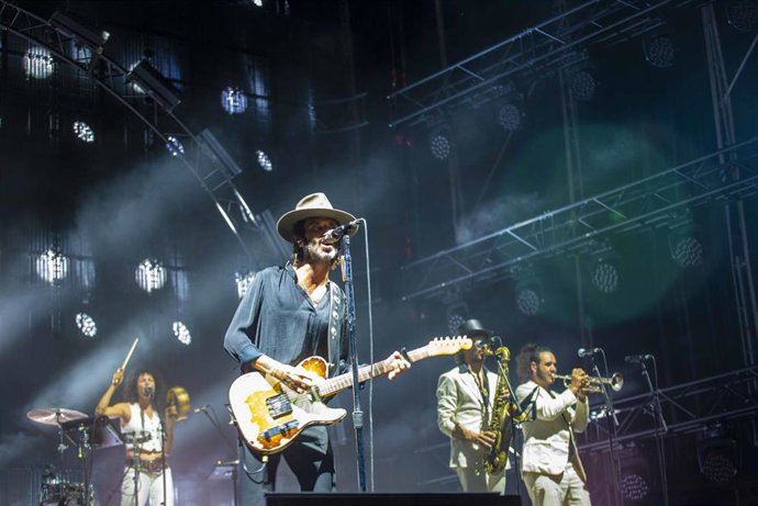 Final de la Feria de Almería desde el recinto de conciertos con Leiva y su gira 'Gigante'
