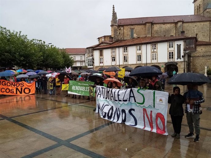 Concentración en Espinosa de los Monteros.