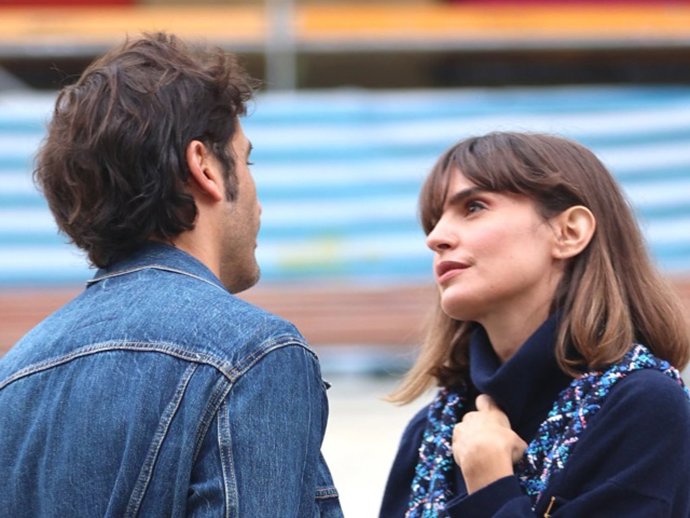 El actor Álex García y Verónica Echegui durante el photocall del cortometraje 'Estepas' en el Festival de San Sebastián, a 23 de septiembre de 2022, en San Sebastián (España).