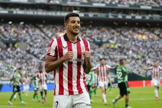 Yuri Berchiche of Athletic Club celebrates a goal during the Spanish league, LaLiga EA Sports, football match played between Real Betis and Athletic Club at La Cartuja stadium on August 31, 2025, in Sevilla, Spain.