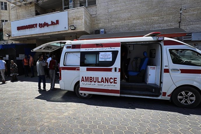 Archivo - Fachada de los servicios de urgencias del hospital Mártires de Al Aqsa, en Deir al Balá, en el centro de la  Franja de Gaza 