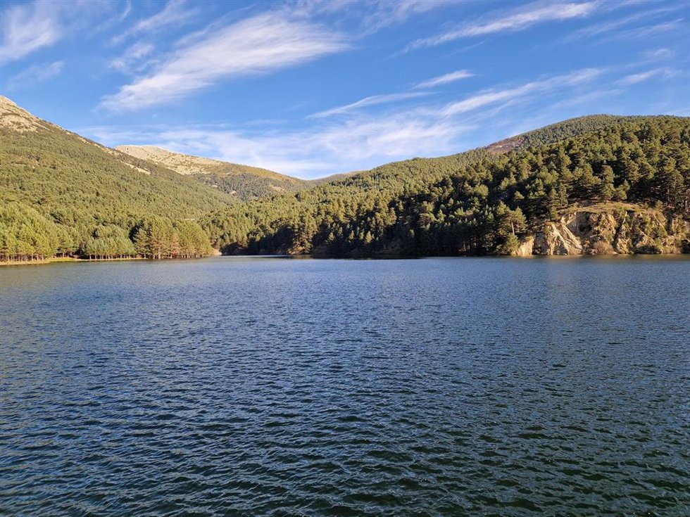 Archivo - La CHD acomete obras para el vaciado del embalse de El Tejo, en El Espinar (Segovia), sin desabastecer a la población.
