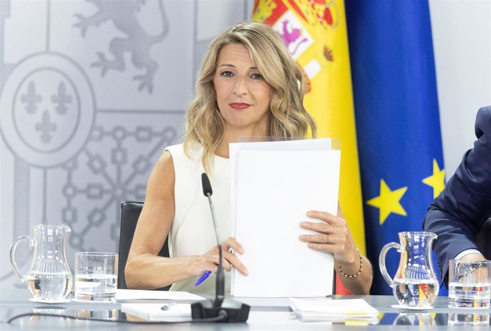 Archivo - La vicepresidenta segunda y ministra de Trabajo y Economía Social, Yolanda Díaz, durante una rueda de prensa tras el Consejo de Ministros, a 29 de julio de 2025, en Madrid (España). 