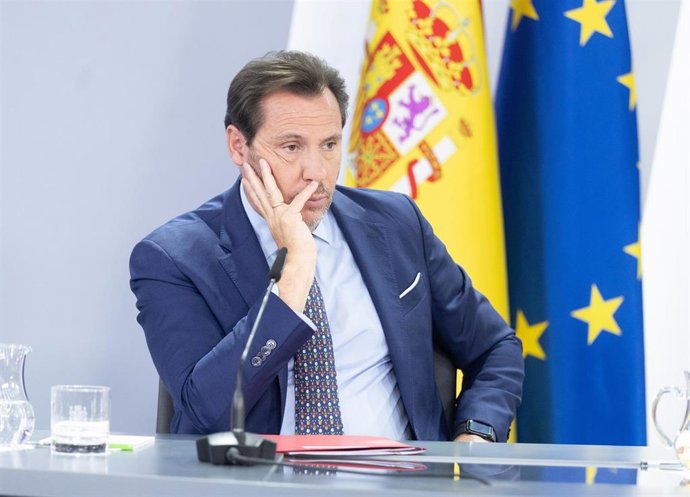 Archivo - l ministro de Transportes y Movilidad Sostenible, Óscar Puente , durante una rueda de prensa tras el Consejo de Ministros, a 29 de julio de 2025, en Madrid 