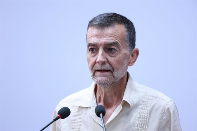 El coordinador federal de Izquierda Unida, Antonio Maíllo, ofrece una rueda de prensa en el inicio del curso político. A 1 de septiembre de 2025, en Sevilla, Andalucía (España).El coordinador federal de Izquierda Unida, Antonio Maíllo, ha querido iniciar 