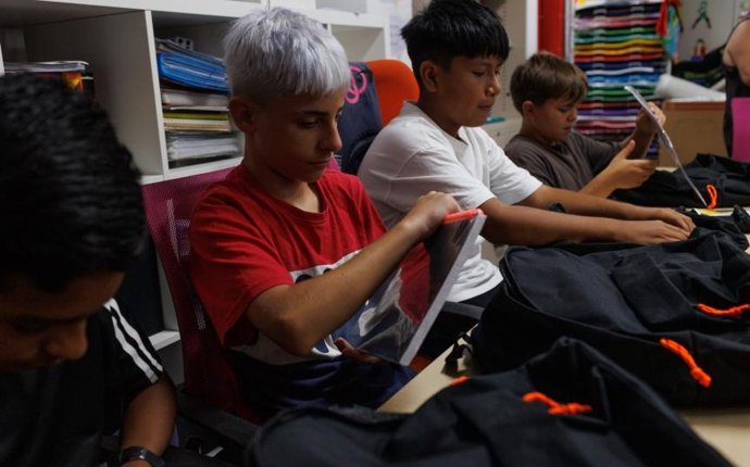 El programa pretende reforzar las competencias escolares, mejorar la autoestima, potenciar la autonomía en el aprendizaje y contribuir a la inclusión social de los niños, niñas y jóvenes que más lo necesitan.