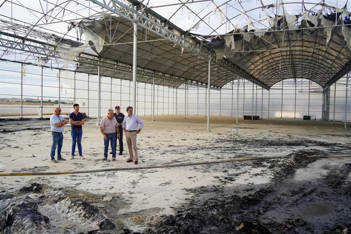 Incendio de la nave Envases Vicente Pérez, en Las Norias de Daza, en El Ejido (Almería).
