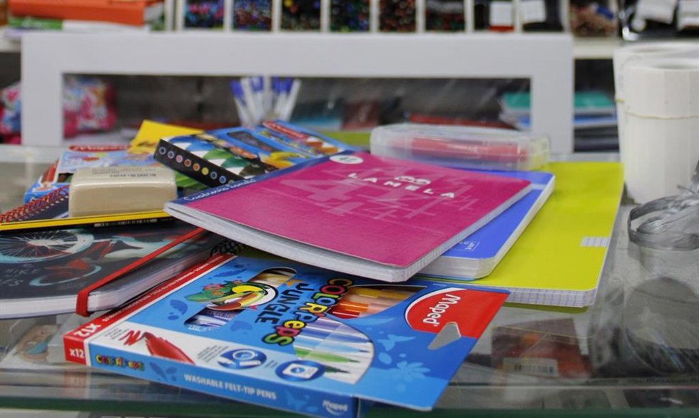 Archivo - Imagen de material escolar.