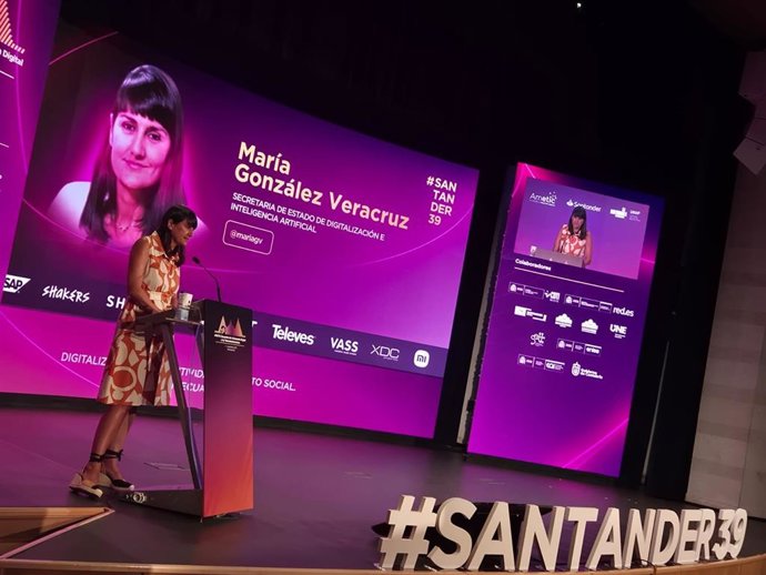 Archivo - La secretaria de Estado de Digitalización e Inteligencia Artificial, María González Veracruz, en la inauguración de la 39 edición del 'Encuentro de la Economía Digital y las Telecomunicaciones' organizado por Ametic en colaboración con la UIMP