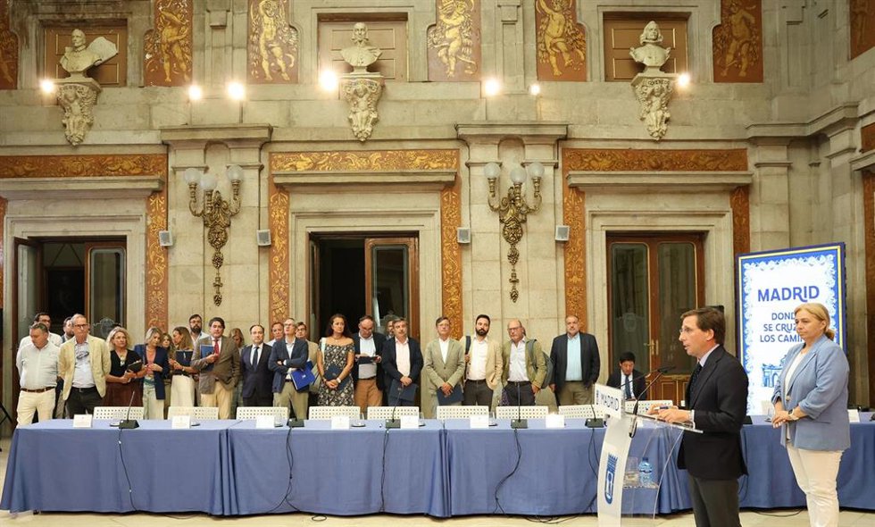 El alcalde de Madrid, José Luis Martínez-Almeida, preside la reunión del equipo de Gobierno municipal, en la Casa de la Villa, a 1 de septiembre de 2025, en Madrid (España). Almeida vuelve a la agenda política presidiendo la reunión del equipo de Gobier