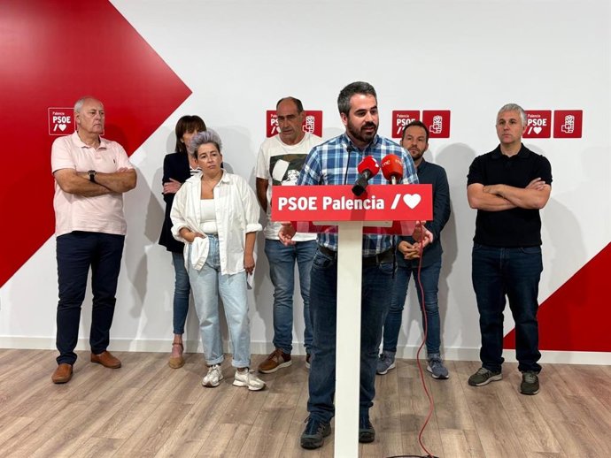 Comparecencia de alcaldes y portavoces del PSOE de la Montaña Palentina.