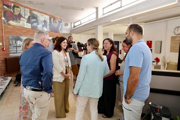 La presidenta del Govern, Marga Prohens, visita Asnimo