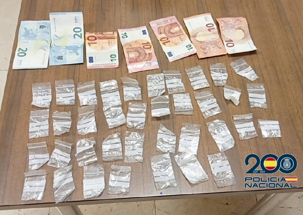 Material intervenido por la Policía Nacional en Ourense.