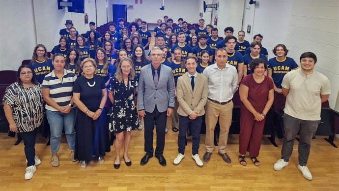 Alumnos que realizan el curso 'Summer Program 2025' de la UCAM, un curso intensivo de español que les ayudará a iniciar sus estudios de Fisioterapia, Veterinaria o Farmacia, entre otras.