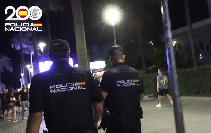 Agentes de Policía Nacional