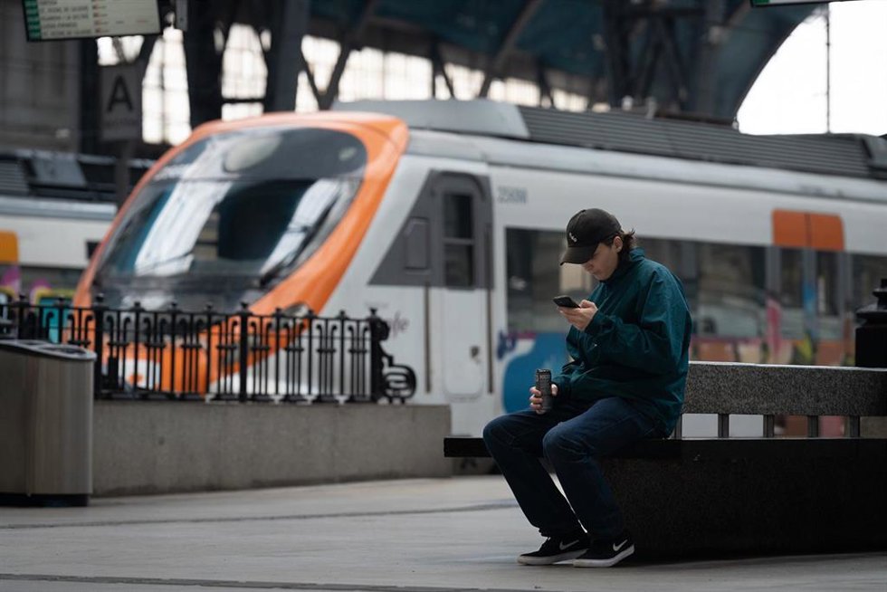 Archivo - Un tren de Rodalies