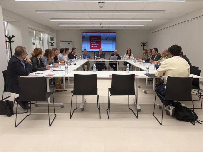 Un momento de la reunión celebrada esta mañana.