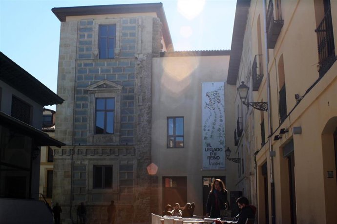 Archivo - Imagen de archivo del Palacio del Conde Luna, en León capital.