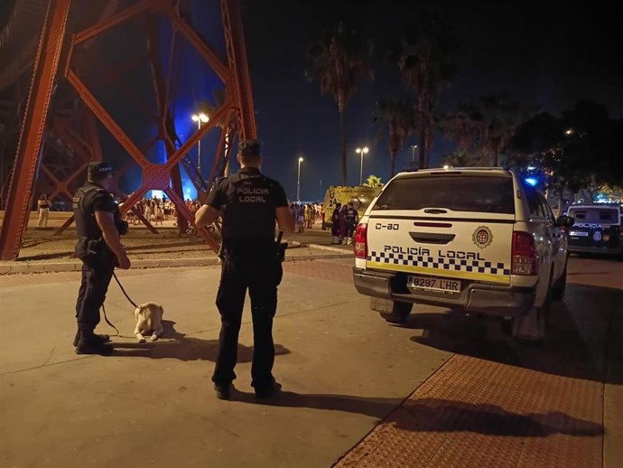Agentes de Policía Local durante la Feria de Almería.