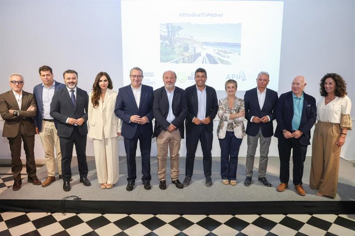 Presentación de campaña turística de APHA en la Diputación de Alicante, a la que ha asistido el 'president' de la Generalitat, Carlos Mazón