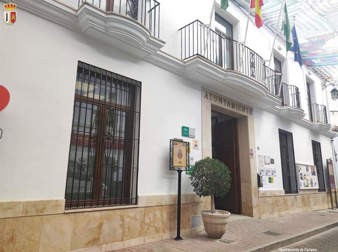 Archivo - Fachada del Ayuntamiento de Cártama.