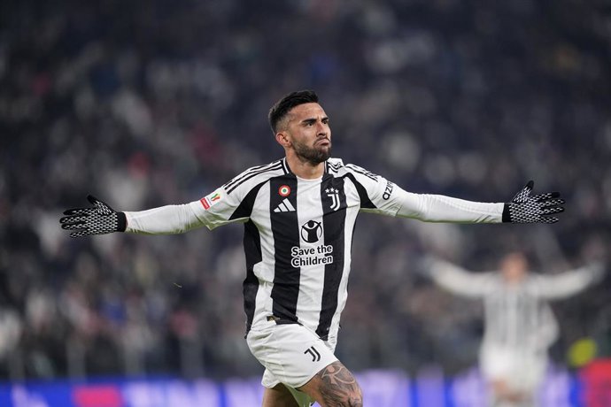 Archivo - 17 December 2024, Italy, Turin: Juventus' Nico Gonzalez celebrates scoring his side's fourth goal during the Coppa Italia round of 16 soccer match between Juventus FC and Cagliari at the Juventus Stadium. Photo: Fabio Ferrari/LaPresse via ZUMA P