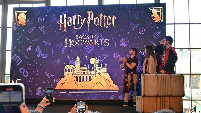 'Back To Hogwarts': Los Seguidores De Harry Potter Celebran La Vuelta Al Cole Con Un Evento Fan En Madrid