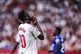 Dodi Lukebakio of Sevilla FC laments during the Spanish league, LaLiga EA Sports, football match played between Sevilla FC and Getafe CF at Ramon Sanchez-Pizjuan stadium on August 25, 2025, in Sevilla, Spain.