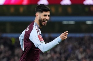 Archivo - 28 February 2025, United Kingdom, Birmingham: Aston Villa's Marco Asensio celebrates scoring his side's first goal during the English FA Cup fifth round soccer match between Aston Villa and Cardiff City at Villa Park. Photo: Bradley Collyer/PA W