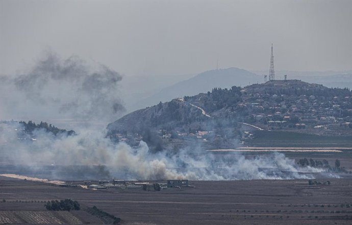 Archivo - Arquivo - 16 de agosto de 2024, Marjayoun, Líbano: Vista da planície próxima à cidade de KHIAM, no sul do Líbano, perto da fronteira com Israel, após bombardeio israelense, em meio a confrontos contínuos entre IDF e Hezbollah.