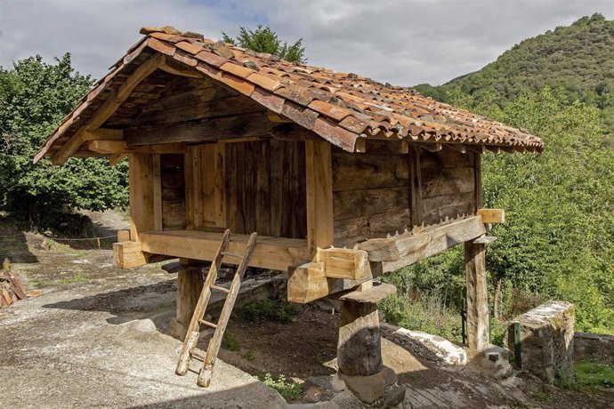 Archivo - Cultura convoca unas jornadas internacionales en Liébana con los hórreos como protagonistas