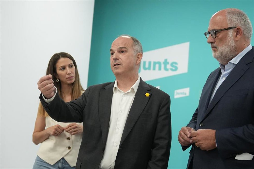 Archivo - El secretario general de Junts, Jordi Turull, tras una rueda de prensa en la sede del partido, a 26 de junio de 2025, en Barcelona (España).