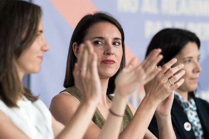 Archivo - La eurodiputada de Podemos Irene Montero, durante el acto ‘A la guerra, que vayan ellos’ organizado por Podemos y el grupo The Left en el Parlamento Europeo, en el Espacio Próxima Estación, a 19 de junio de 2025, en Madrid (España). Esta convoca