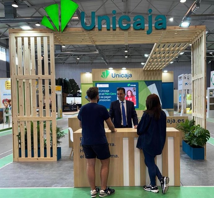 Archivo - Unicaja, presente en Salamaq con un expositor para apoyar a agricultores y ganaderos