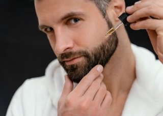 Injerto capilar de barba.