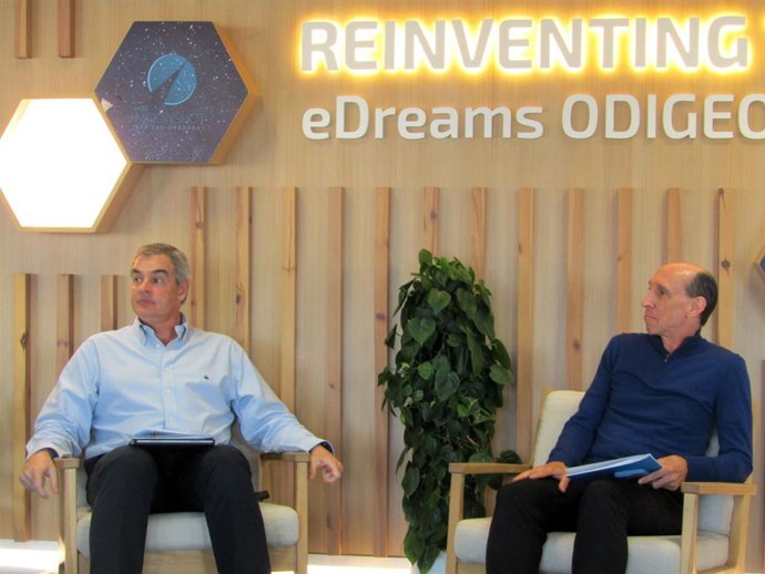 Archivo - Arxivo - El director financer de la companyia, David Elizaga, junt amb el conseller delegat, Dana Dunne
