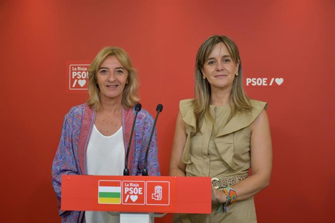 La portavoz adjunta del PSOE, Sara Orradre, y la diputada regional, María Somalo, en comparecencia de prensa